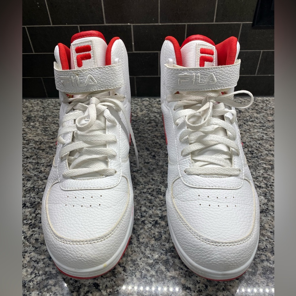 Men Fila size 13